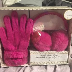 Earmuffs& glove set 2 piece